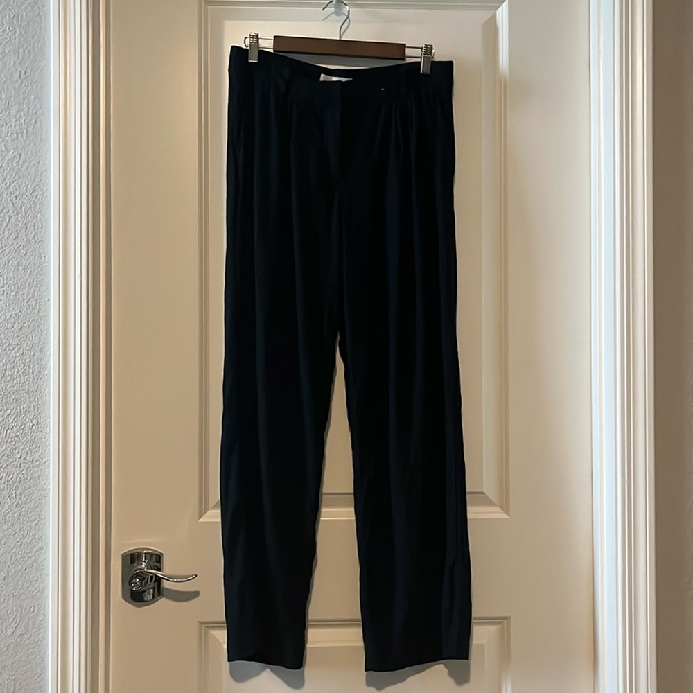 A&F Sloane Low rise pant EUC, size 8 LONG